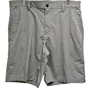 G. H. Bass Men's Poly Elastane 4 Pocket Zip Snap Closure Shorts Size 36W x 10L